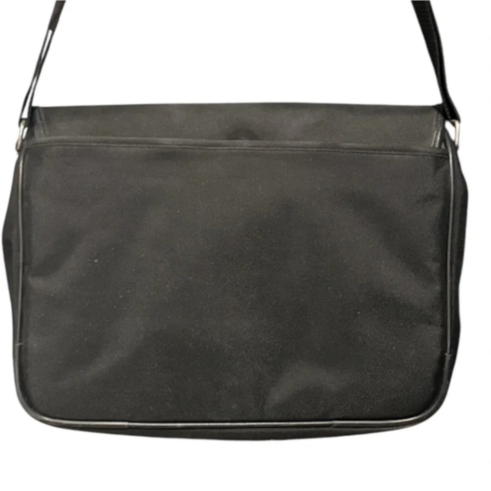 Authentic Kenneth Cole designer black laptop computer messenger bag